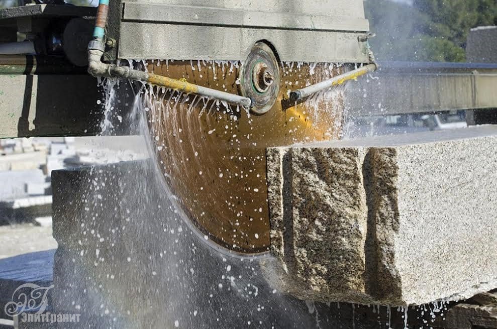 Как создаются памятники?